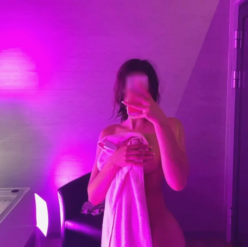 Emelie, 18