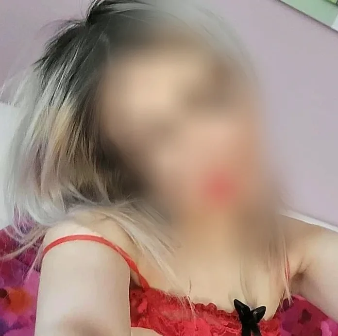 Rebecca, 21